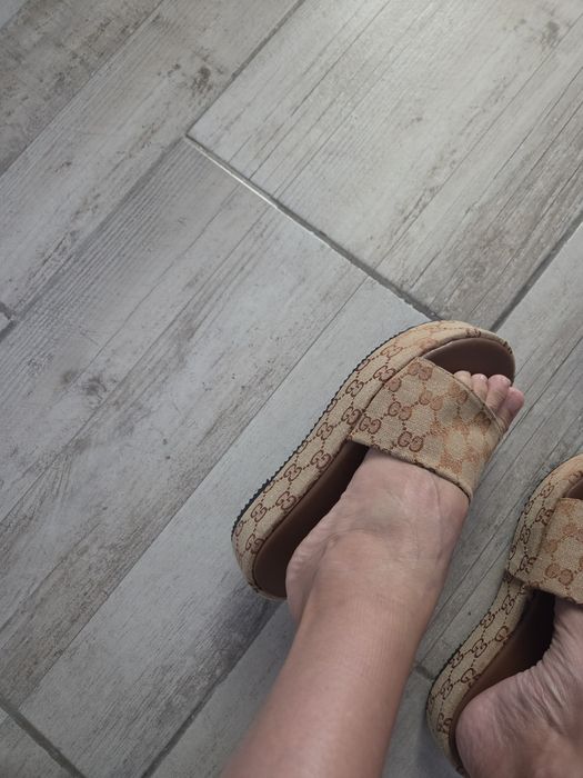 Papuci cu platforma model gucci