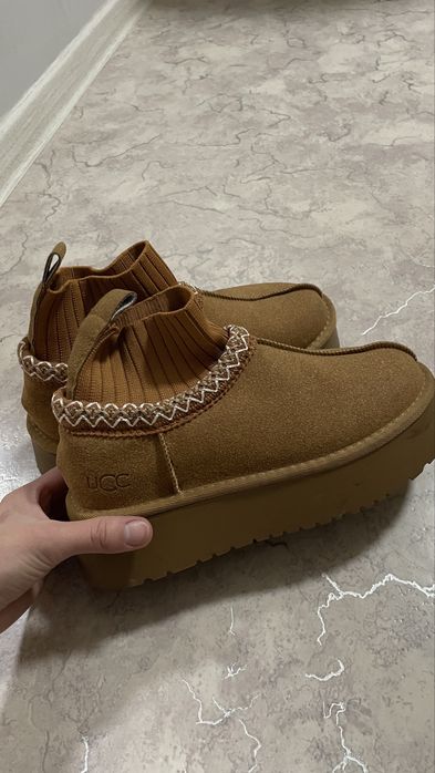 Продам зимнюю обувь .