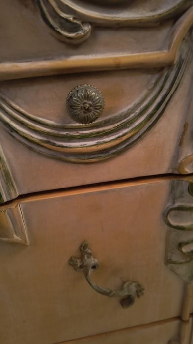 Comoda stil francez din anii 90