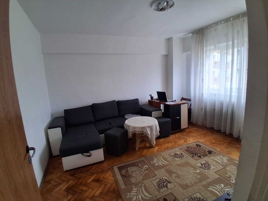 Închiriez Garsonieră