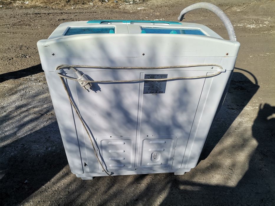 Mașina de spălat rufe semi-automata ALBATROS  cu storcator perfect fun