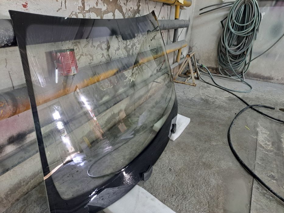 Лобовое стекло Mercedes Benz E211