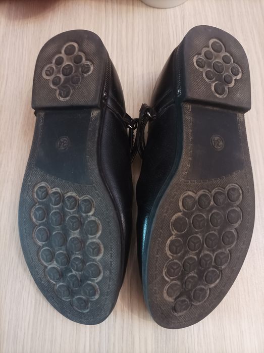 Продается школьная обувь (туфли, босоножки) на девочку