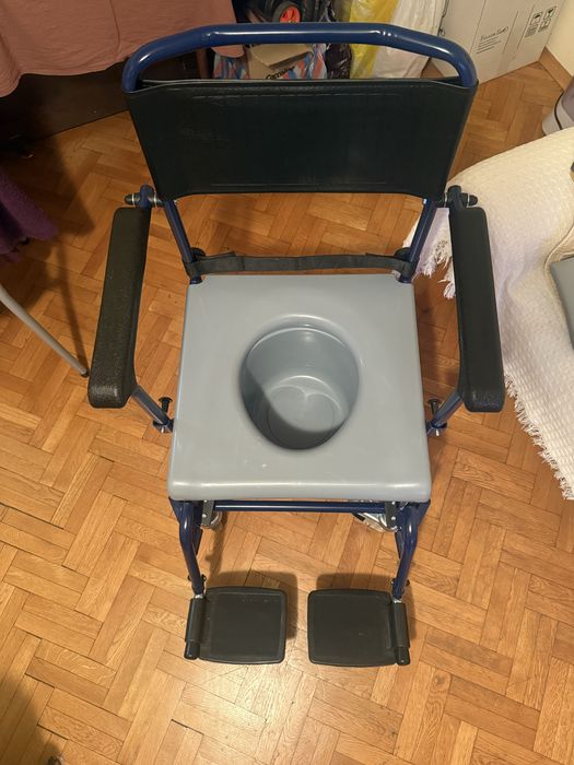 Тоалетен стол нов