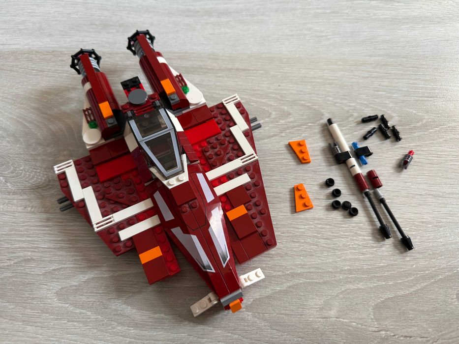 Lego Star Wars 9497 Republic Striker-class Starfighter