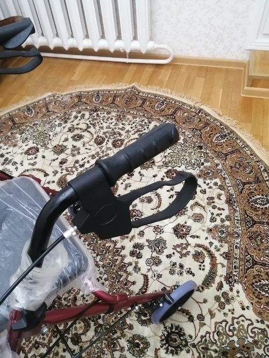 Продам ходунки новые