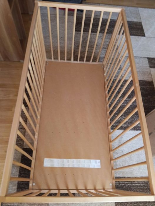 Set mobila copii: Birou + Patut lemn fara saltea + Masuta cu scaun