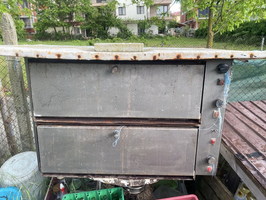 Фурна за закуски и готвене