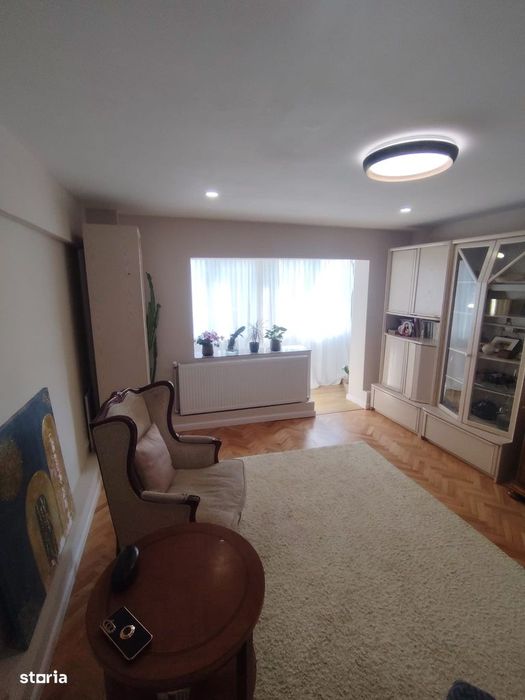 Apartament 4 camere 95 mp Central bloc anvelopat, finisat, mobilat