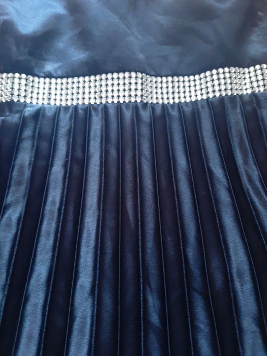 Rochie neagra plisata