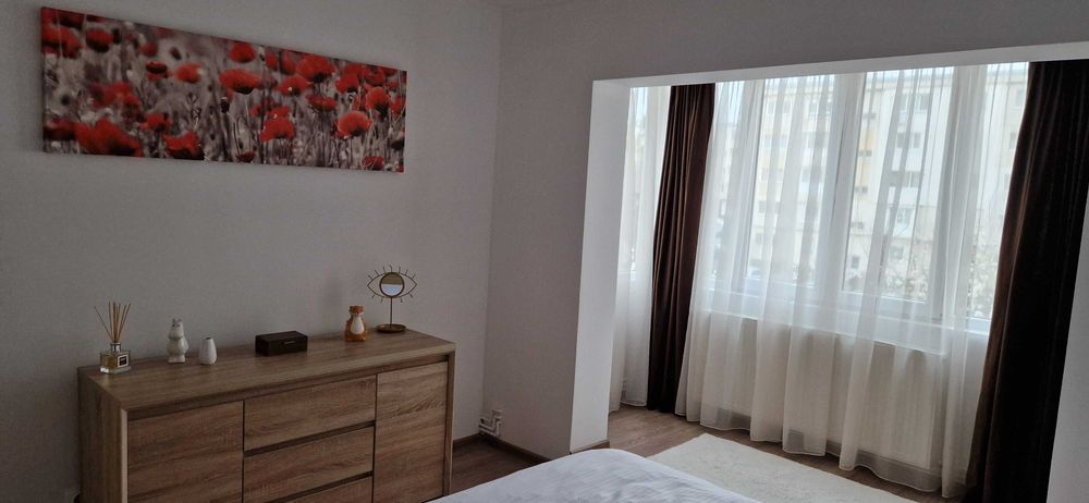 Inchiriez apartament 2 camere decomandate 55 mp Între Lacuri | Str. Tulcea | Renovat