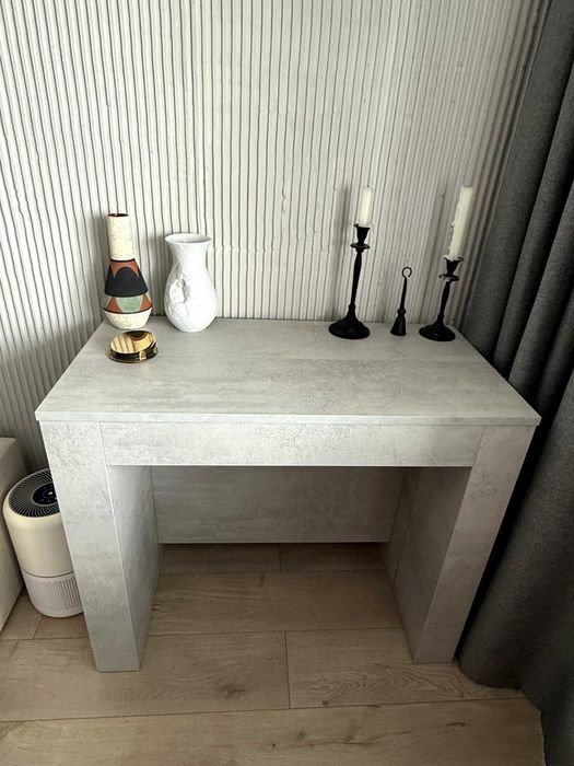 Vand masa extensibilia tip consola - 1-12 persoane, stare ca noua