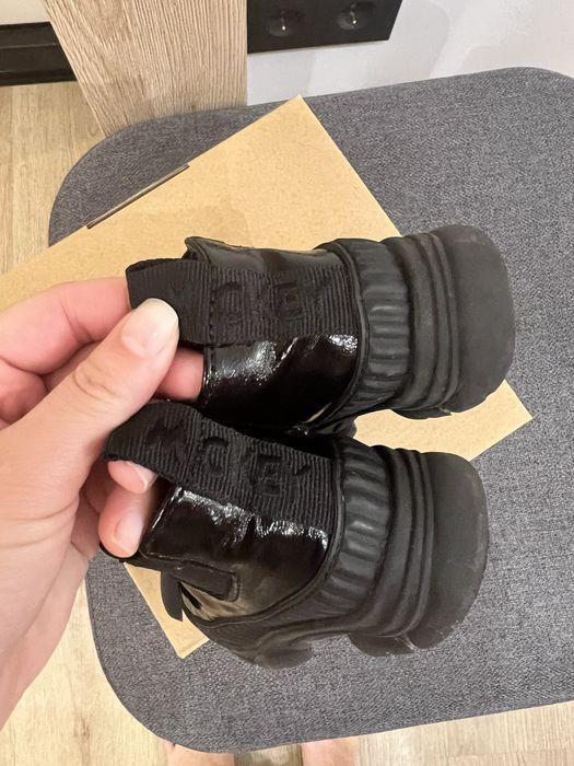 Ботинки для малышки 22 размер Zara