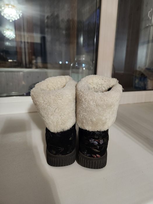 Продам сапоги на девочку зимние