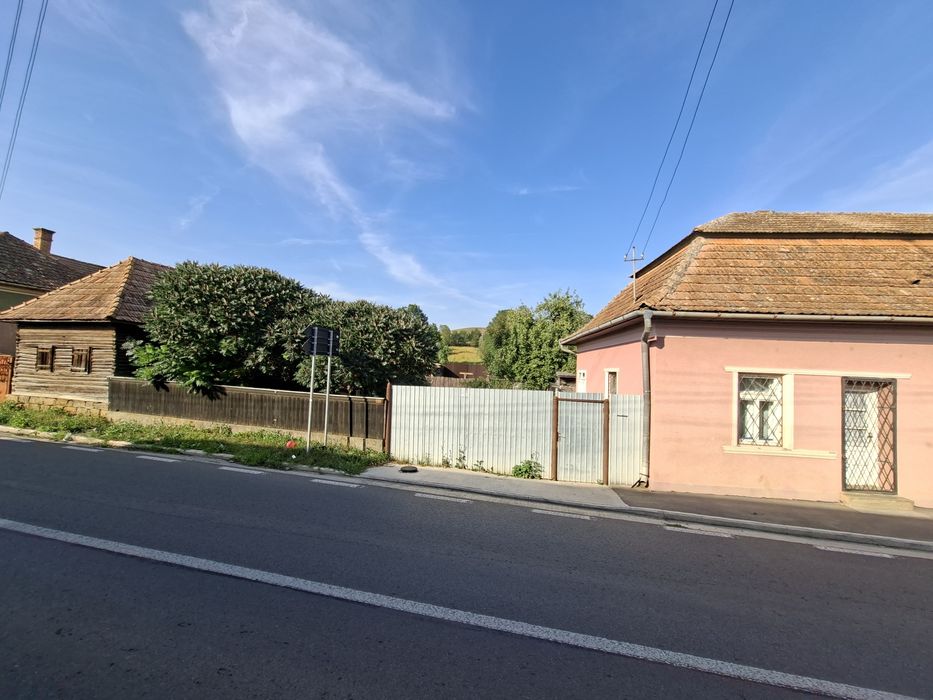 Casa si teren de vanzare