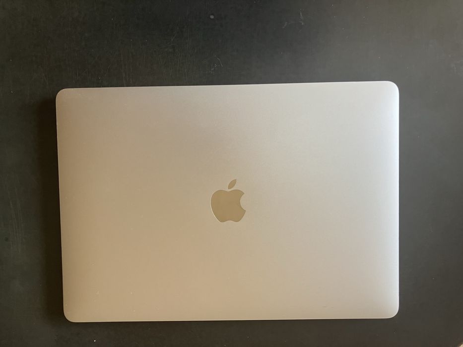 MacBook Pro 2017, four Thunderbolt touch