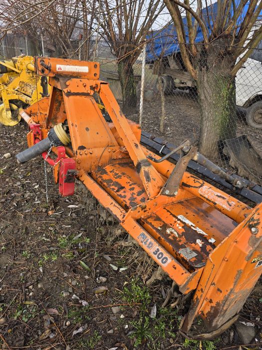 Freza prasitoare plug stropitoare