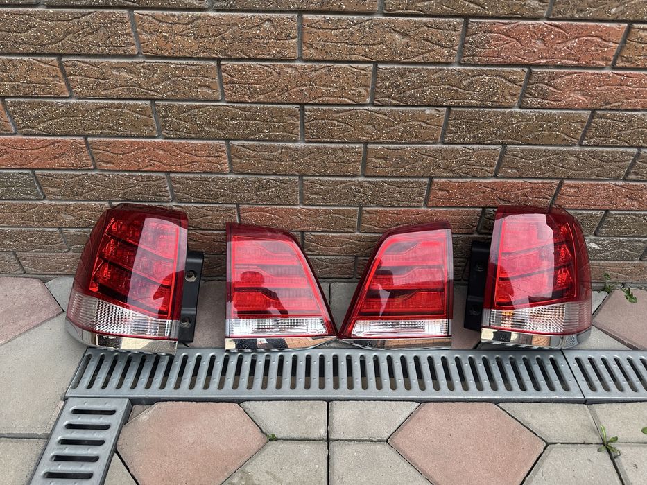 Фары Тойота Ланд Крузер 200