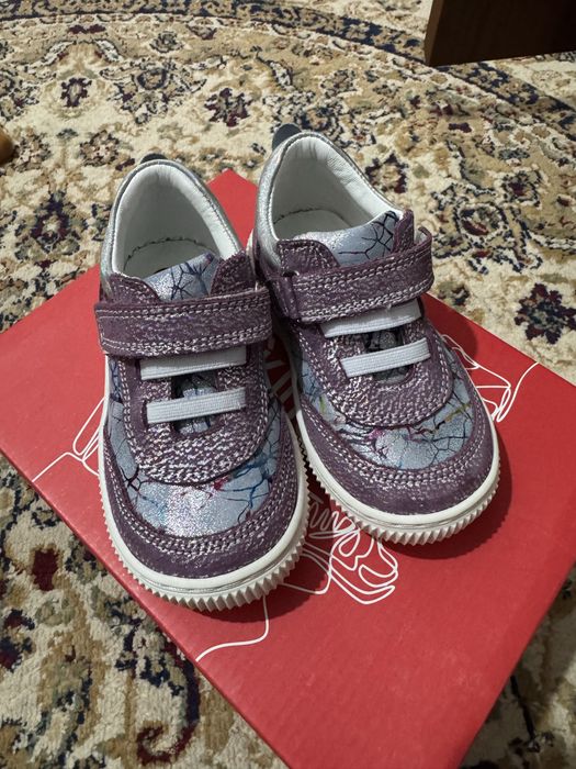 Новые кроссовки 22 размер для девочки