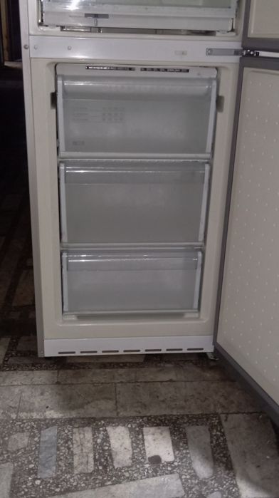 Рабочий холодильник Бош