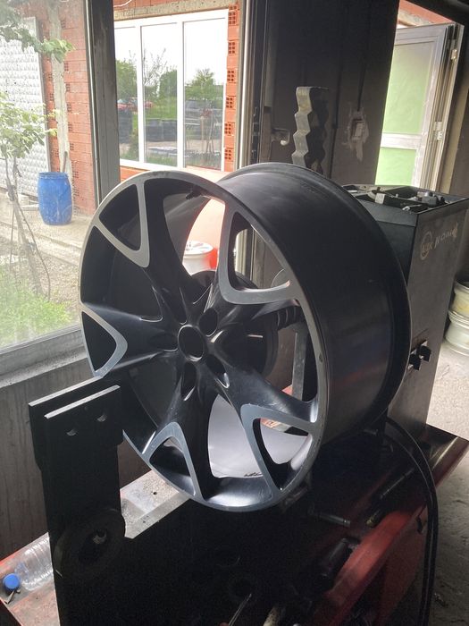 Машинно изправяне на джанти в Хасково