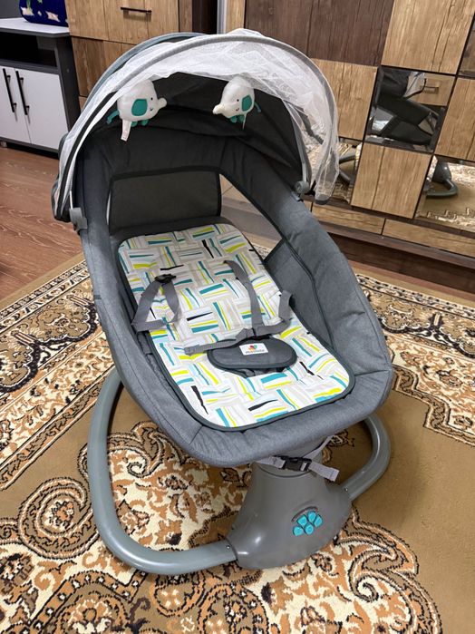 Детская люлька-качалка автоматическая на пульте