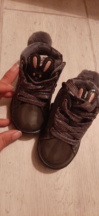 Нови обувки Chicco- н.20 + подарък ботушки
