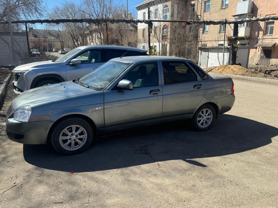 Продаю автомашину приора