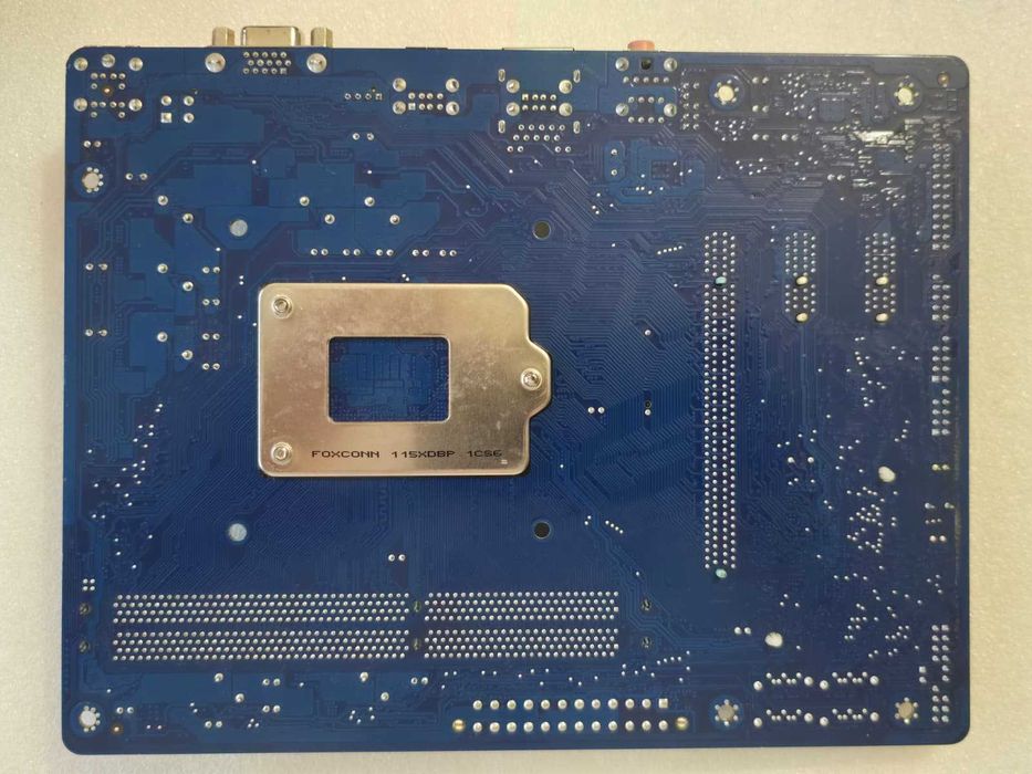 Kit Gigabyte GA-H61M-DS2, LGA1155 + Intel I3-3240 3.40GHz + 4GB DDR3 Kingston 1333MHz