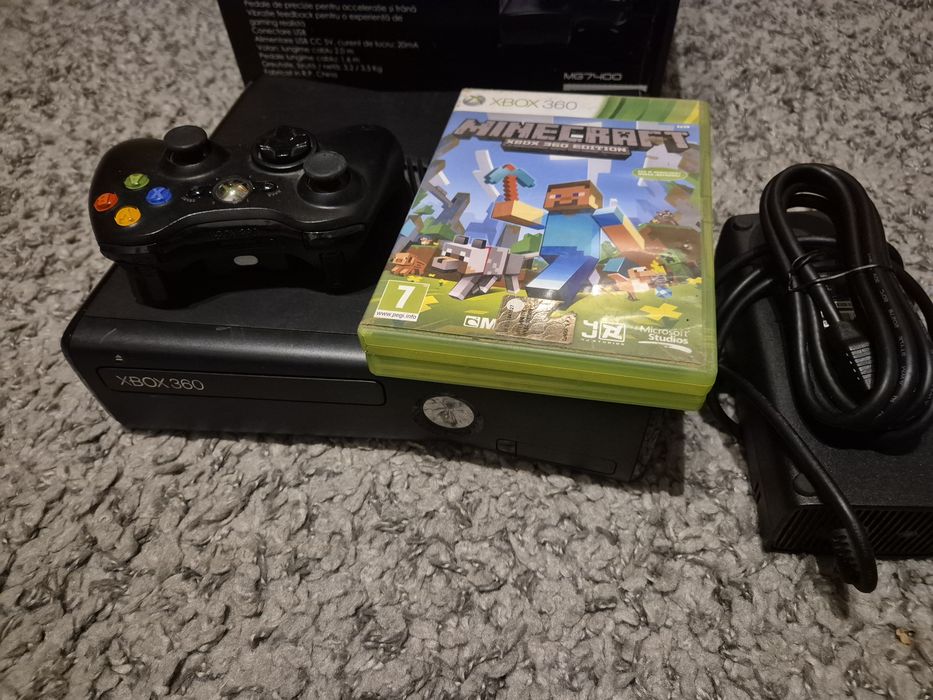 XBOX360 consola XBOX 360 slim + 1 joc bonus Minecraft