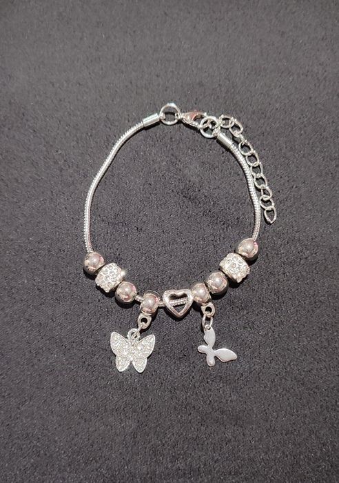 Дамска гривна с пеперуди и камъни