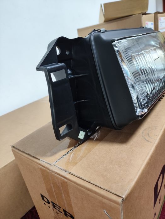 Мазда 323 фара депо Тайвань