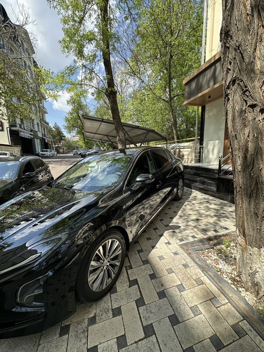 Hongqi EQ5 2024 zapas Beshyuz tali  mowina sotiladi Probeg 75 min +-