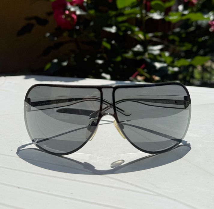 Дамски слънчеви очила Burberry – лукс, стил и оригиналност!