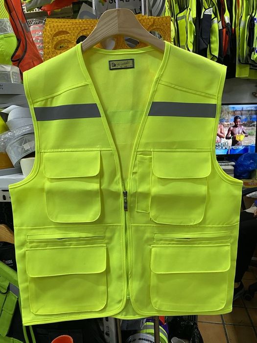 Летние жилеты для строителей оптом • Прямой производитель спецодежды