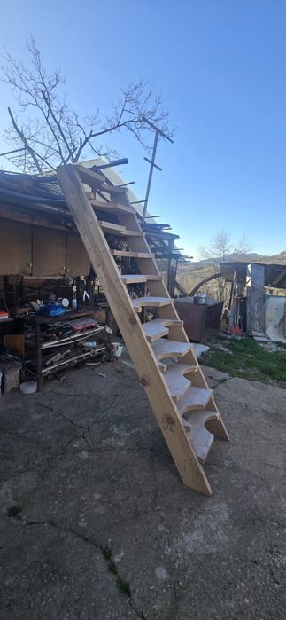 Дървено стълбище-дървени стълби