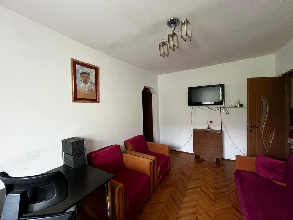 Vand apartament cu 3 camere