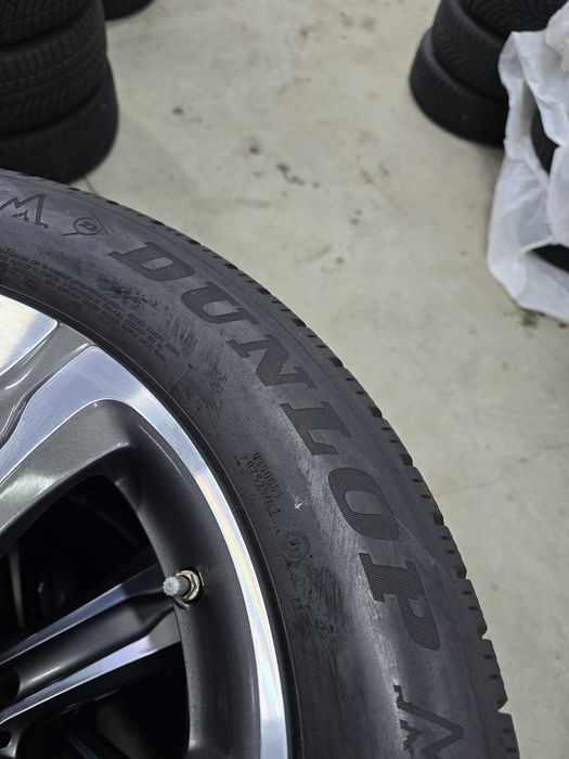 4 Броя 235/60/18 Dunlop 2x7,6mm 2x7mm
