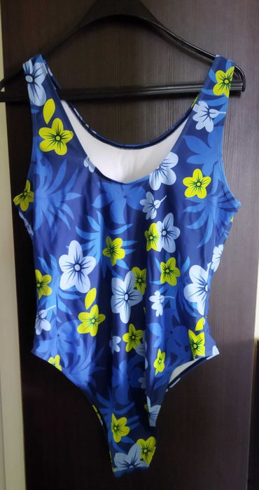 Бански костюм цял