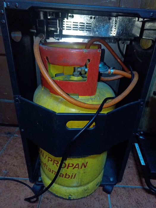 Soba pe gaz și curent electric