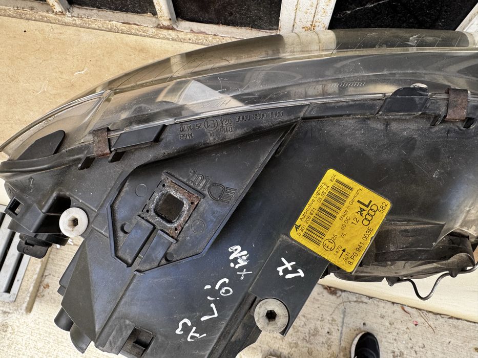 Фар Audi A3 8p xenon ксенонов ксенон