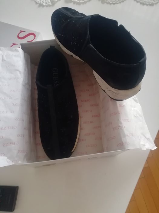 Сникърси Guess 40номер