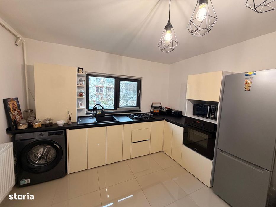 Apartament 2 camere Mioveni, renovat, mobilat, Et.1