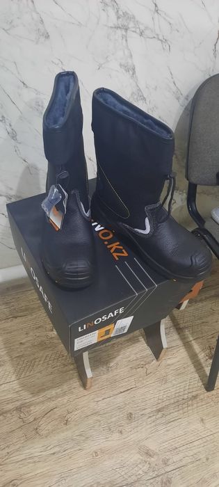 Продам спец одежду