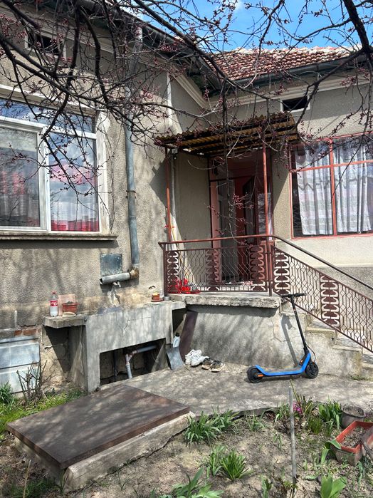 Продавам къща в гр. Мизия