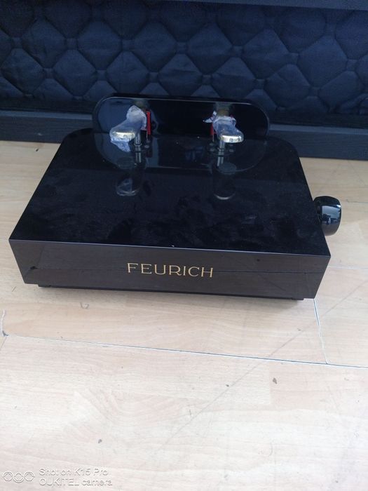 Удължител за педали на пиано.