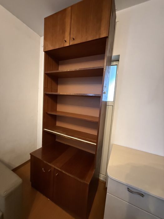 Етажерка / Шкаф от масивно дърво