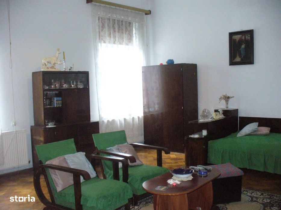 Apartament la casa zona centrala