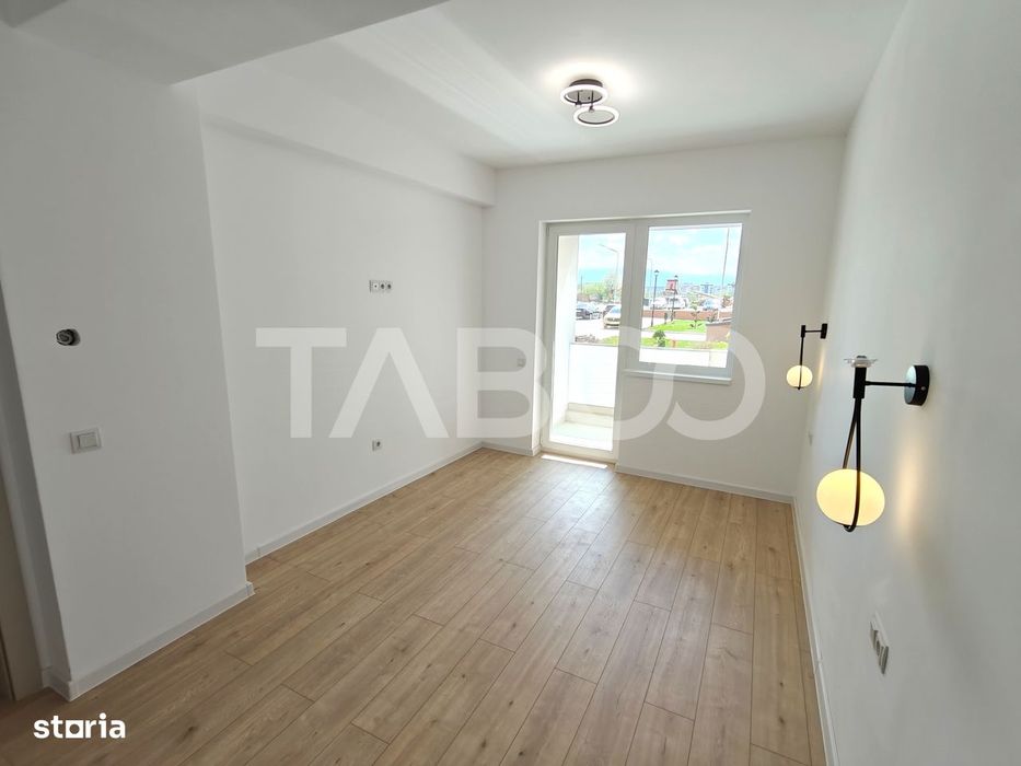 Apartament 3 camere decomandat - 2 bai - balcon - parcare - intabulat