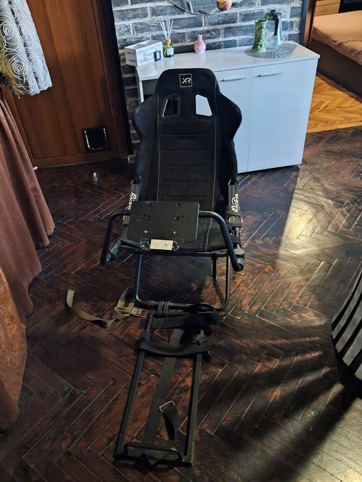 Стол за геймърски волан